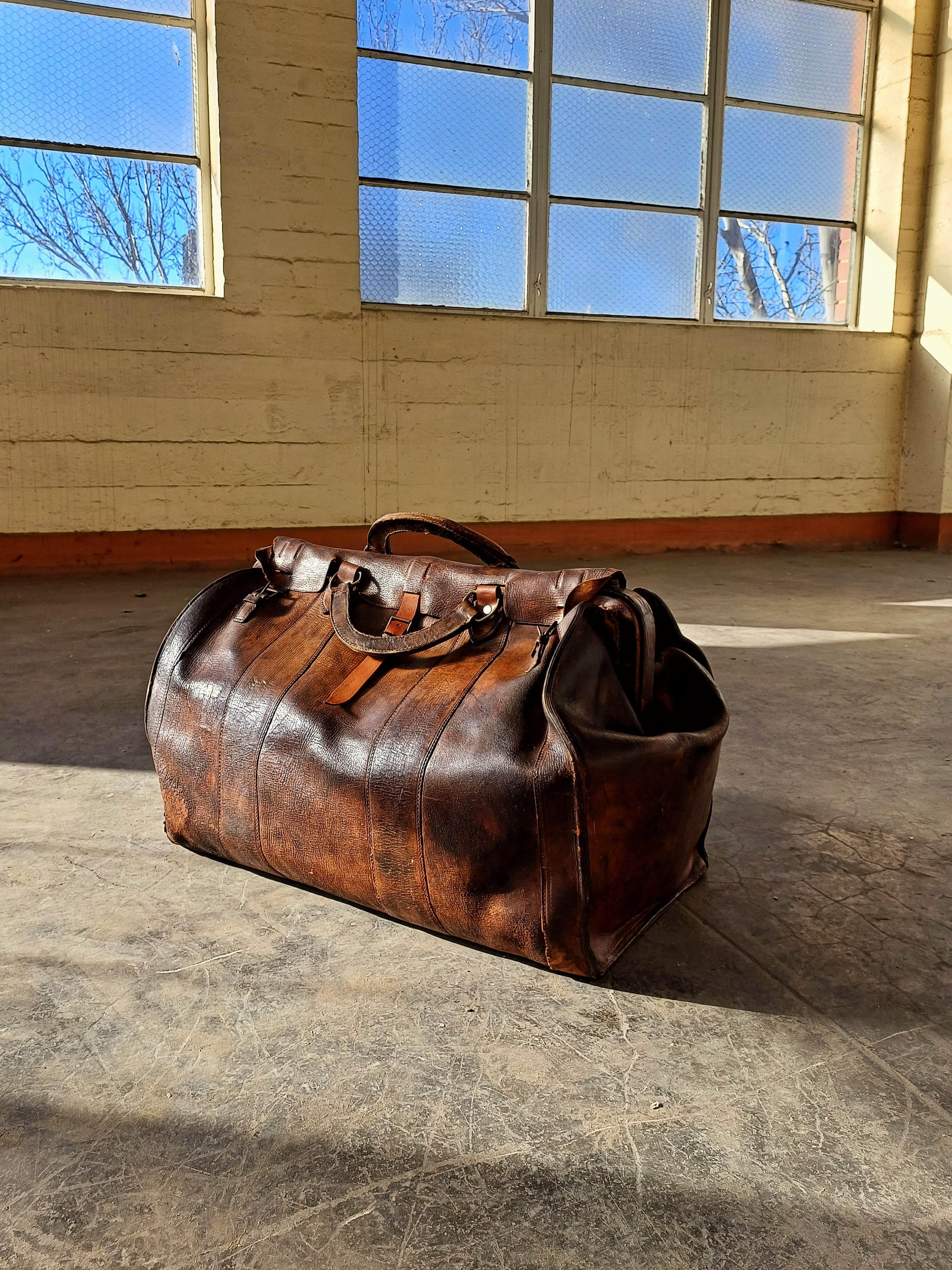 Vintage Victorian Solid Leather Doctors Bag Gladstone Bag 